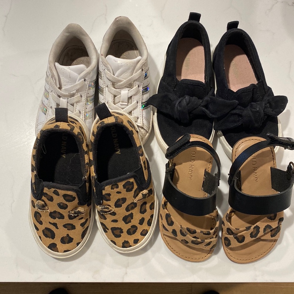 Bundle of toddler shoes